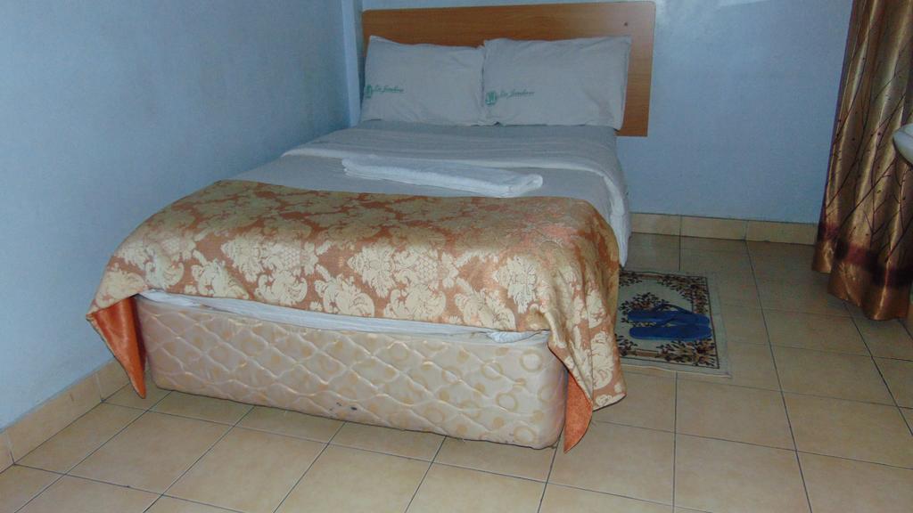 La Jardine Bed and Breakfast Ναϊρόμπι Εξωτερικό φωτογραφία
